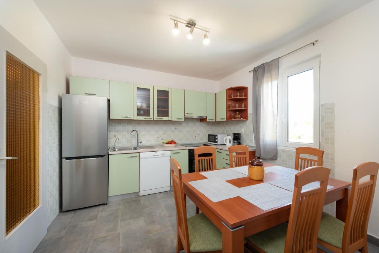 Villa Slivari Nedescina ภายนอก รูปภาพ